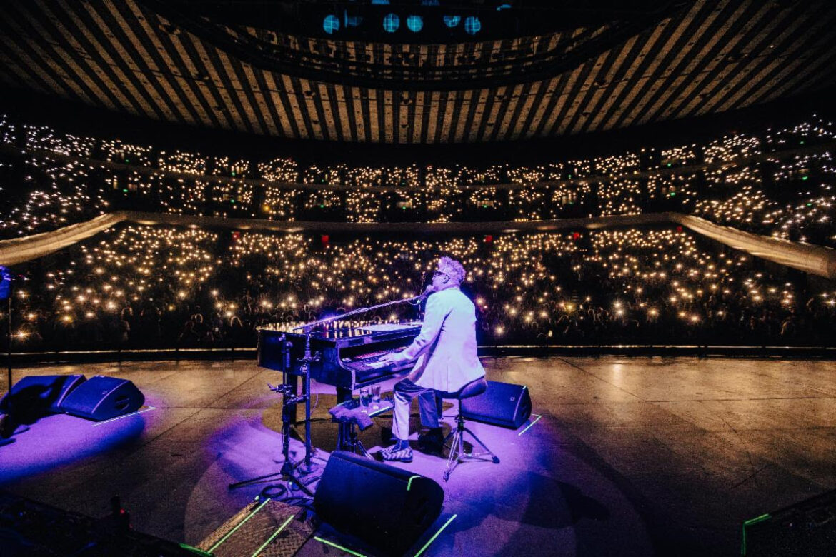 FITO PAEZ ARRASA EN SU PRIMERA NOCHE SOLD-OUT EN EL AUDITORIO NACIONAL DE LA CIUDAD DE MÉXICO