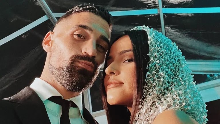 ACUSAN AL PROMETIDO DE BECKY G, SEBASTIAN LLETGET, DE HABERLE SIDO INFIEL A LA CANTANTE