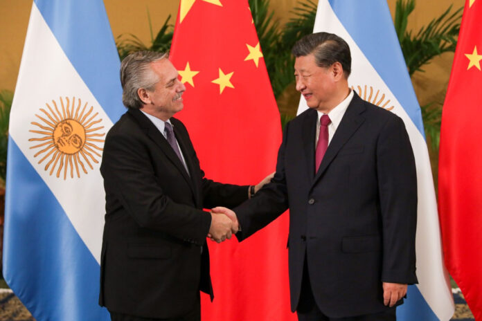 EEUU amenaza a Argentina para que se aleje de China