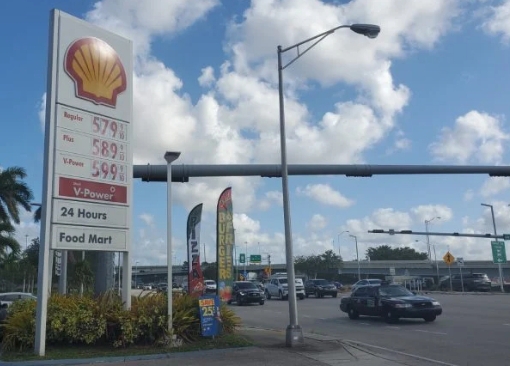 Escasez de gasolina en el sur de la Florida provoca grandes colas en Miami