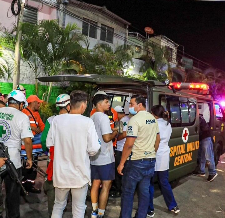 El Salvador sufre su mayor tragedia deportiva con la muerte de 12 personas por una estampida en el estadio Cuscatlán