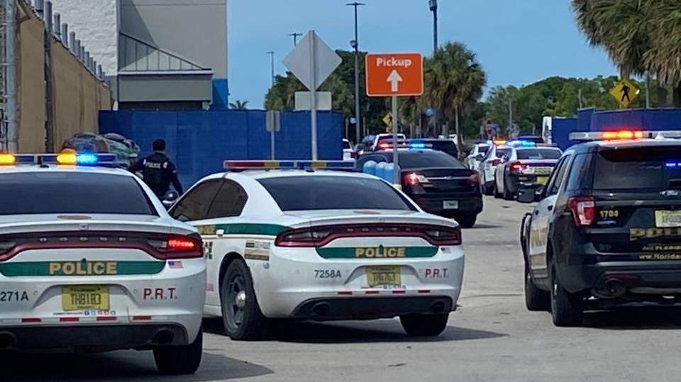 Un muerto y dos heridos durante un tiroteo en un local de Walmart en Florida