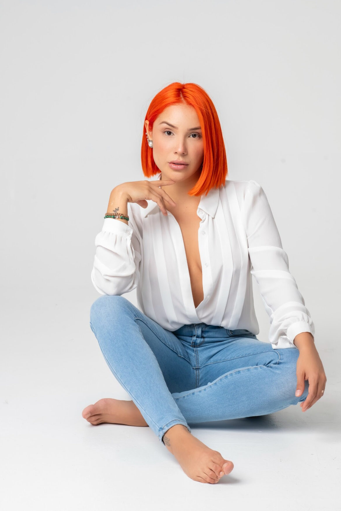 LA CANTANTE ARGENTINA CARLI LONGONI PRESENTA SU NUEVO SENCILLO URBANO «CALLADITO» UNA FUSION SENSUAL DE REGGAETON Y TRAP