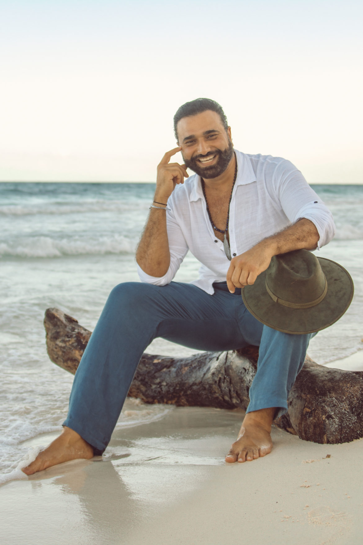 Carlos Mesber Anuncia su Próximo Retiro: “Escribe tu Vida” en Tulum, México