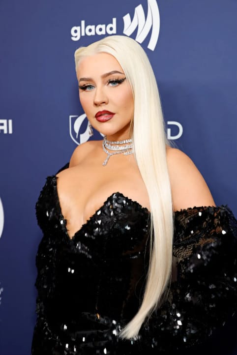 CHRISTINA AGUILERA VOLVIÓ A USAR LA ROPA DE DOS LOOKS ICÓNICOS DESPUÉS DE 24 AÑOS