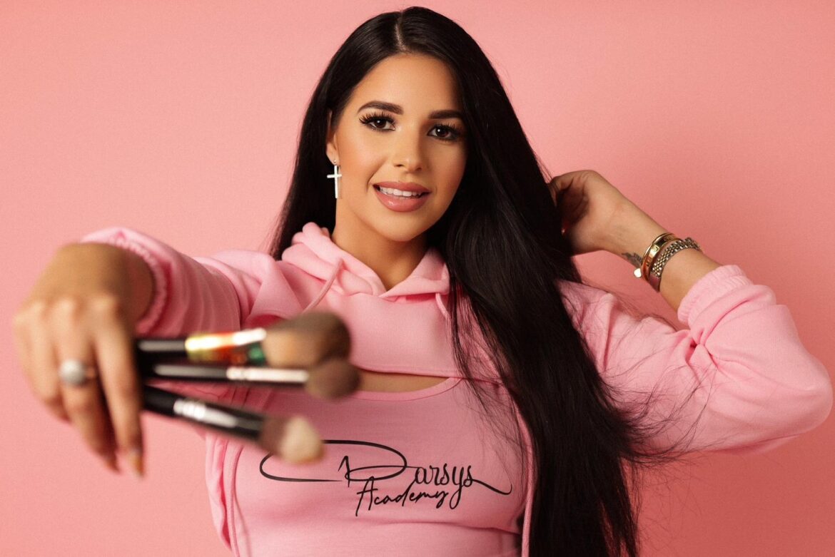 Darsys Milian triunfa como artista de maquillaje 