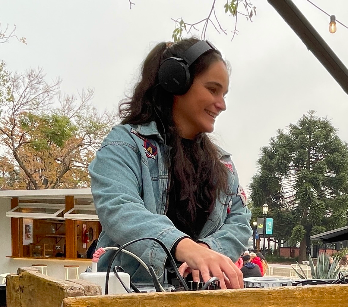 DJ DELFI BIEDMA: TRANSFORMANDO LA MÚSICA Y LA CULTURA NOCTURNA EN LOS ESTADOS UNIDOS