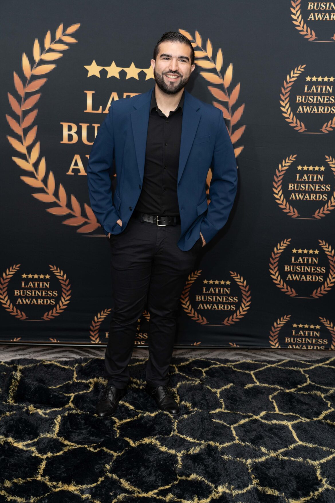 Ricardo Durante: Recibe reconocimiento de Latin Business Awards por su Impacto en la Industria Musical y Televisiva
