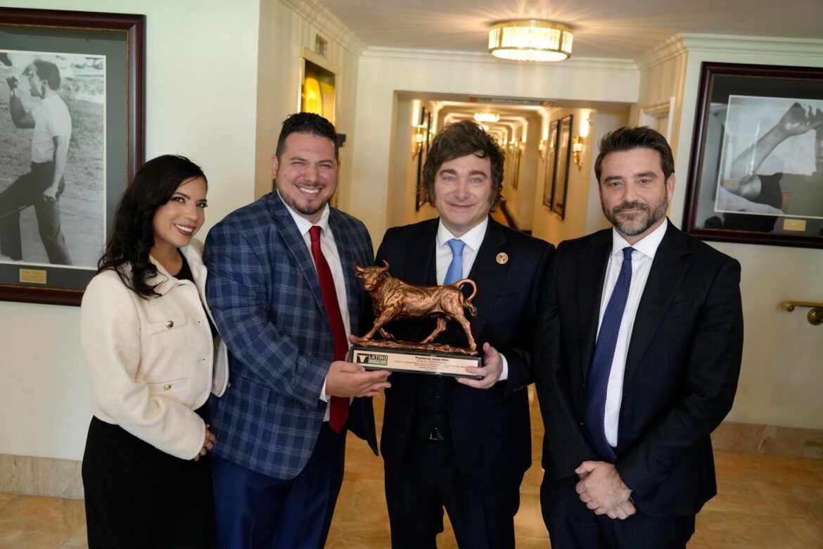 Javier Milei recibe en Miami el “Economic Freedom Award” durante la cumbre Shield of the Americas