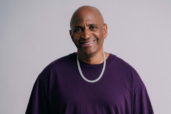 SERGIO GEORGE ENCENDERÁ NUEVA YORK CON“FESTIVAL ¡ATACA SERGIO!”:UNA EXPLOSIVA REUNIÓN DEGRANDES ESTRELLAS DE LA SALSAEN CELEBRACIÓN DE SU CUMPLEAÑOS