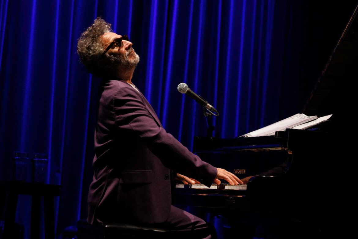 EL “SOLO PIANO” DE FITO PÁEZ DESLUMBRÓ EN LA SEGUNDA NOCHE DE CASA PÁEZ ANTE UN TEATRO ASTENGO  CON ENTRADAS AGOTADAS