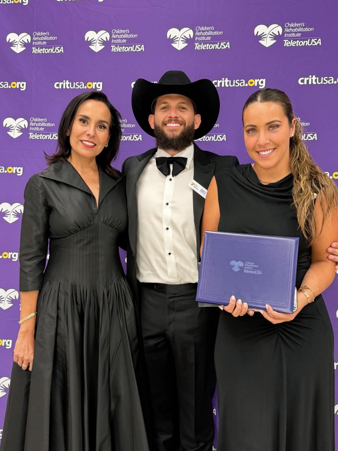 Kelbert Family Foundation dice presente en “It Takes a Village Gala” de Teletón USA en San Antonio.