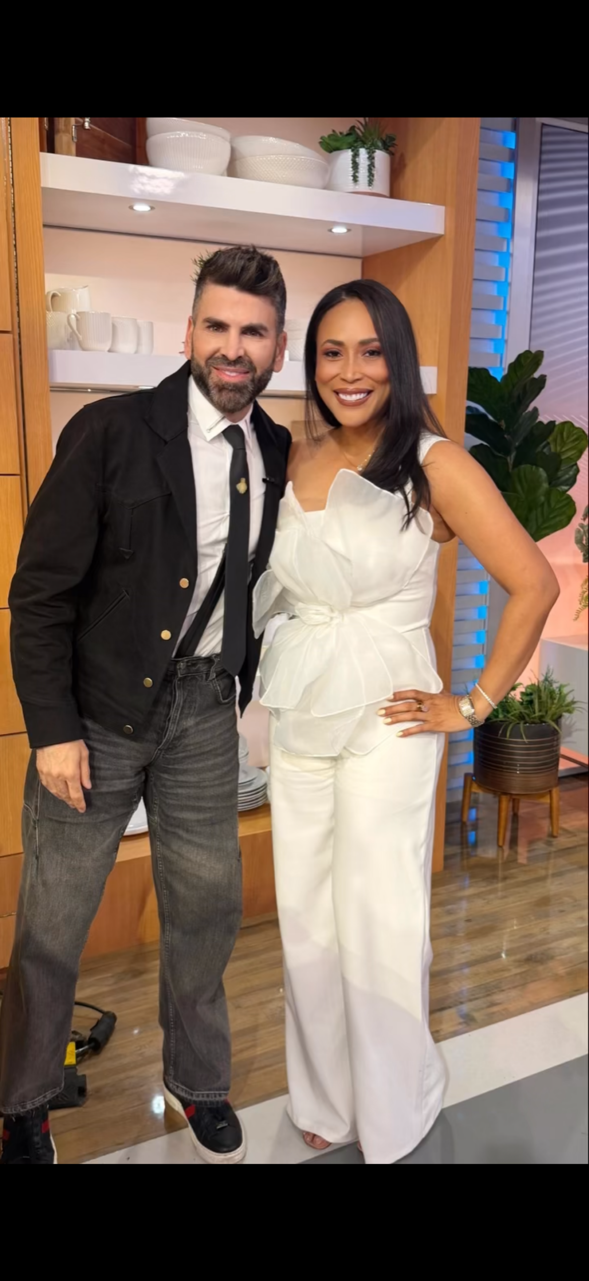 Dile adiós a la flacidez: la innovadora técnica de la Dra. María Perea para levantar y reafirmar el busto sin cirugía