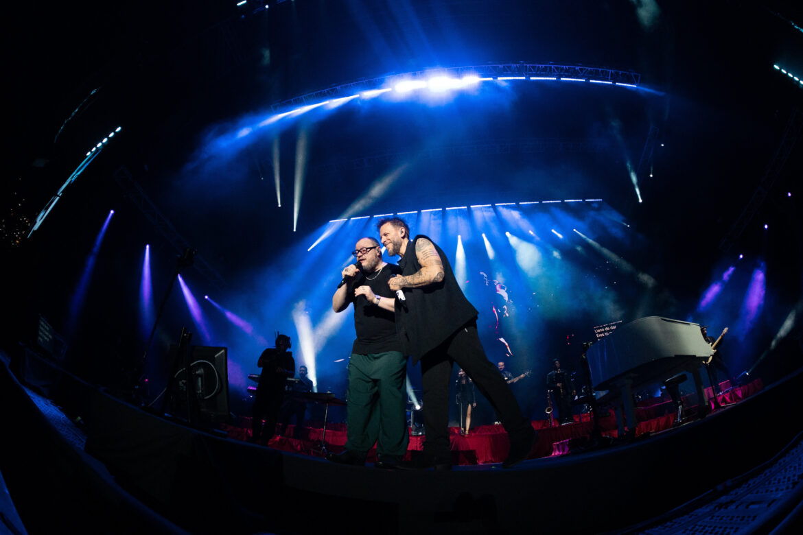 Sin Bandera conquista Latinoamérica y arrasa en sus primeras fechas en Estados Unidos con su exitosa gira “ESCENAS TOUR”