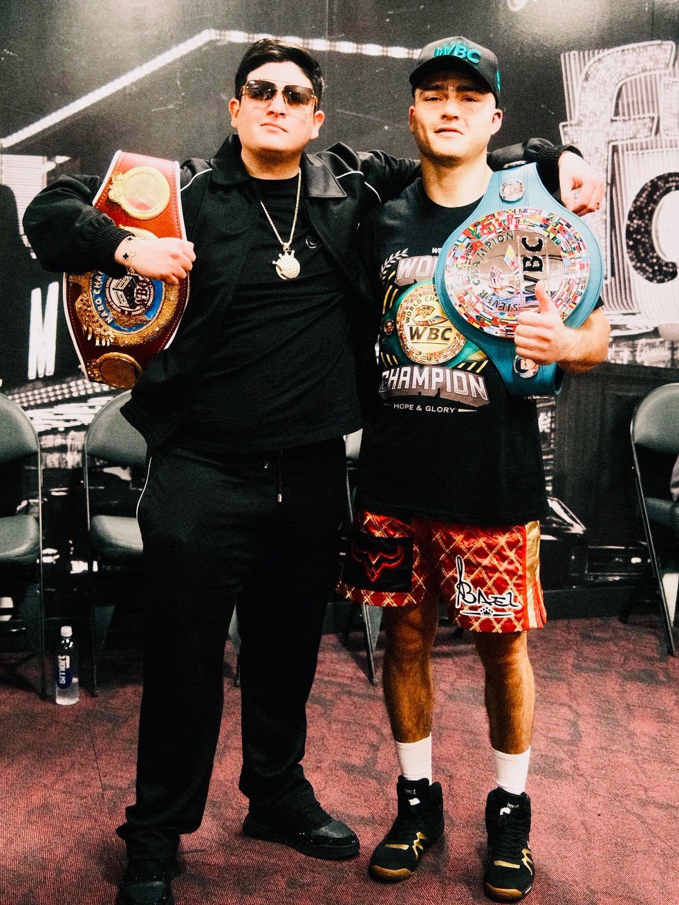 ALDO TRUJILLO BRILLA EN LA NOCHE MÁS IMPORTANTE DEL BOXEO JUNTO AL CAMPEÓN ÓSCAR DUARTE, DESDE EL T-MOBIL ARENA DE LAS VEGAS