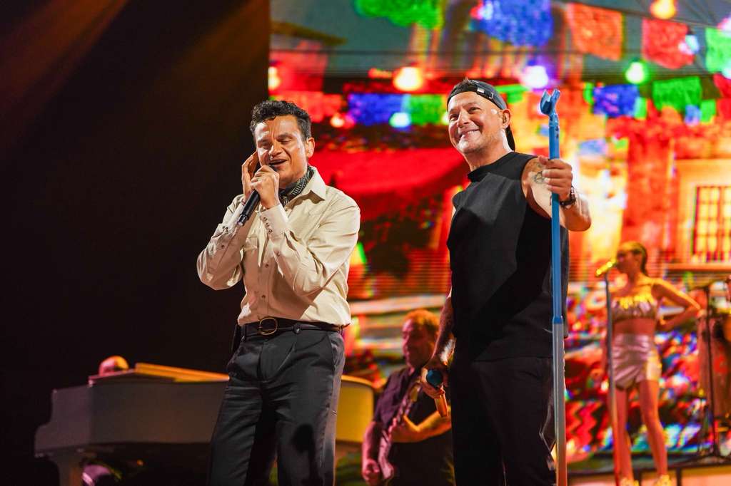 ALEJANDRO SANZ SE REENCUENTRA CON MIAMI EN UN ESPECTACULAR SOLD-OUT EN EL KASEYA CENTER