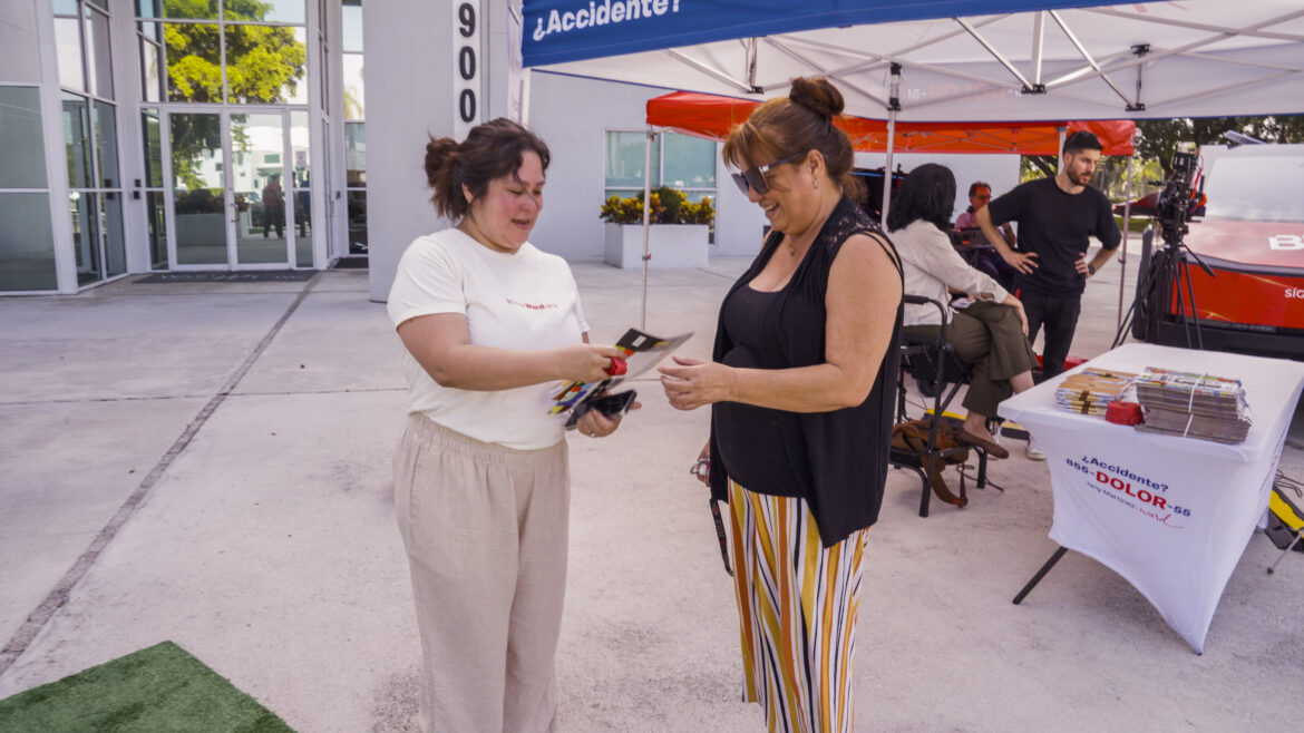 Jany Martínez-Ward y The Ward Law Group celebraron la pasión por el fútbol con gasolina gratis para la comunidad de Miami Lakes