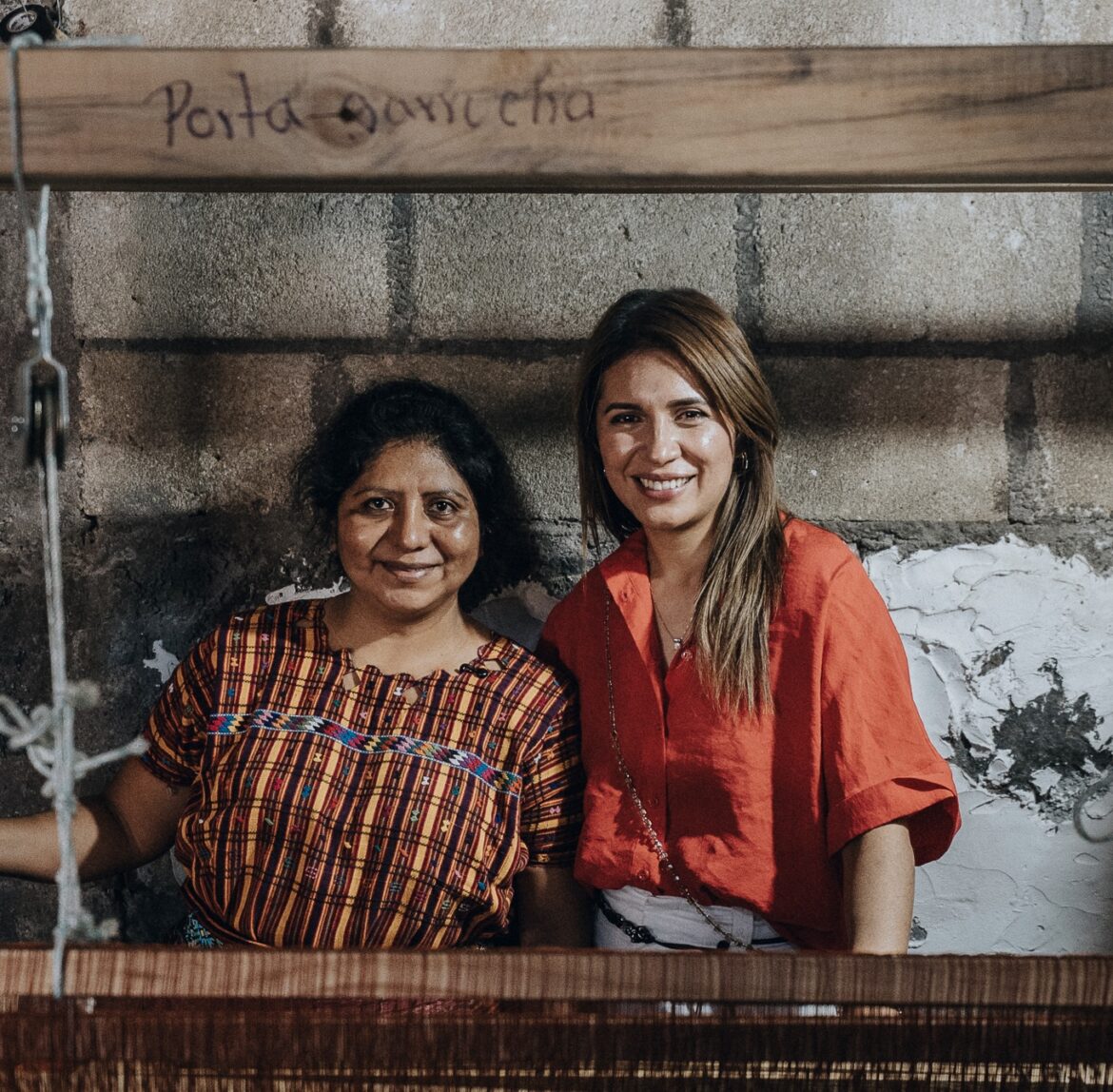 Gaby Bravo se une a Mercado Global para impulsar a más de 30 artesanas y microempresarias indígenas de Guatemala