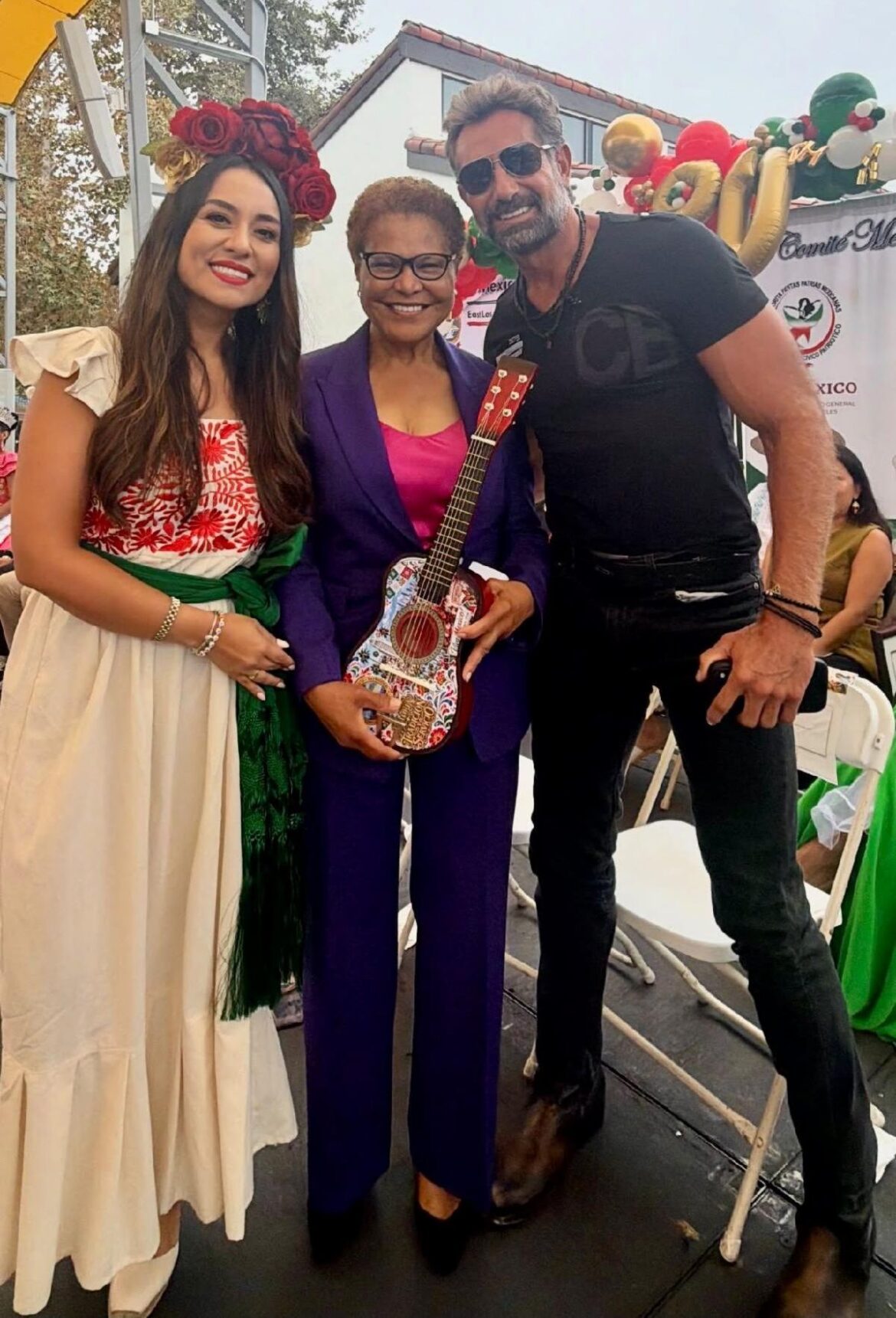 “Nitzia Chama  Brilla como madrina del 80 aniversario del Desfile de la Independencia de México del Este de Los Ángeles junto a Gabriel Soto”